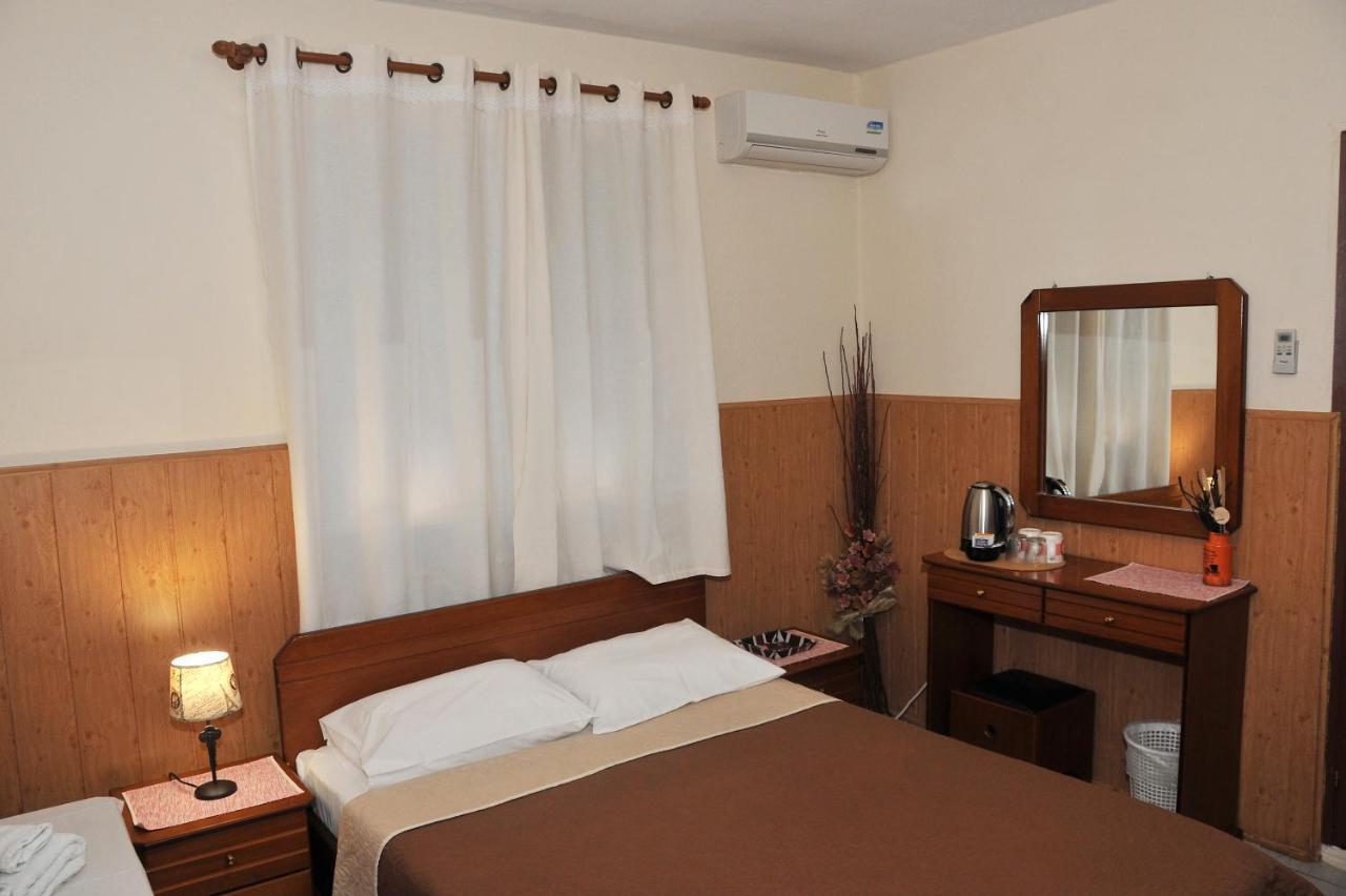 Guesthouse Bloutsos Rooms Kastrákion Eksteriør billede
