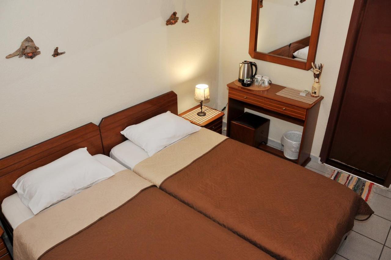 Guesthouse Bloutsos Rooms Kastrákion Eksteriør billede